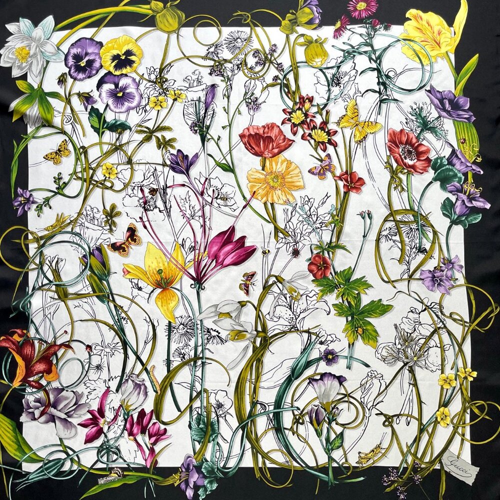 Gucci Silk Wrap Logo Flora Infinity Print White Multicolor Unisex Scarf